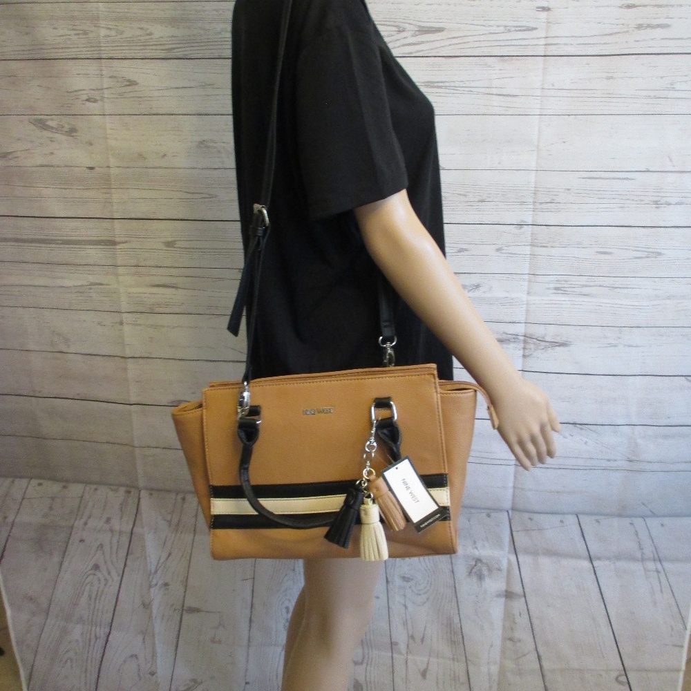 NWT - NINE WEST handbag - MSRP $89.00